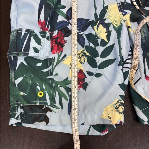 Tommy Bahama Relax Men’s Tropical Print Bathing Suit Swim Trunks SIze Medium - Picture 10 of 10